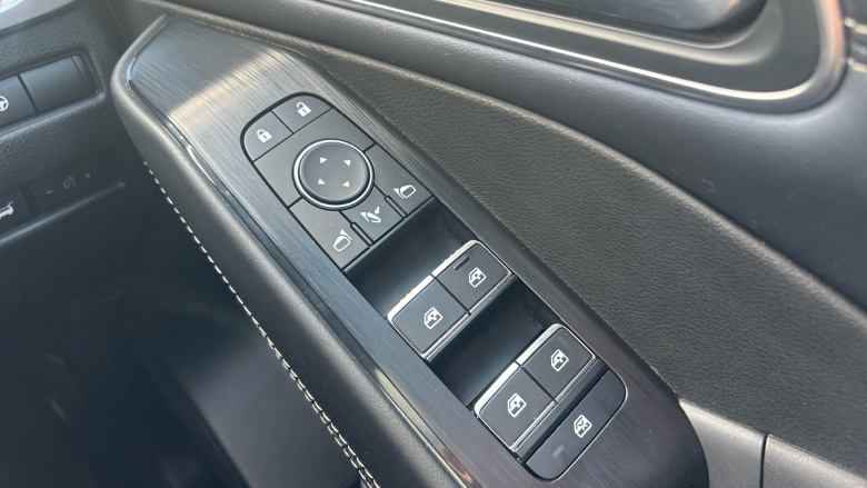 Nissan Qashqai 1.3 DiG-T MH Tekna 5dr Petrol Hatchback